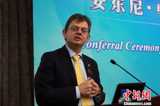 怎么成为大学客座教授 6465140_997516.jpg