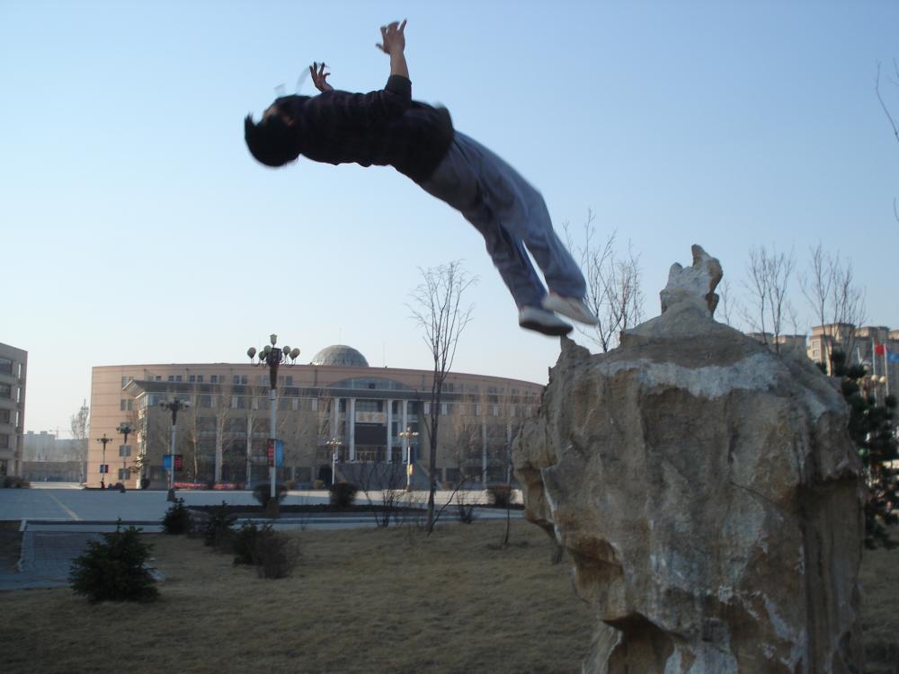 印度后空翻图片25951.jpg_印度后空翻图片大全_WWW.lovefo.cc