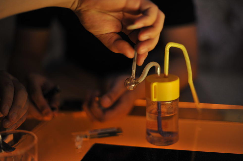 揭秘<em>西安</em>涉毒<em>冰妹</em>:为吸毒出卖肉体(组图)-吸毒