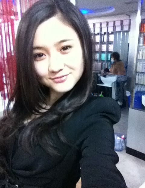 <em>最美女老总</em>扮鬼脸自黑 赞梅西干得漂亮-最美|扮