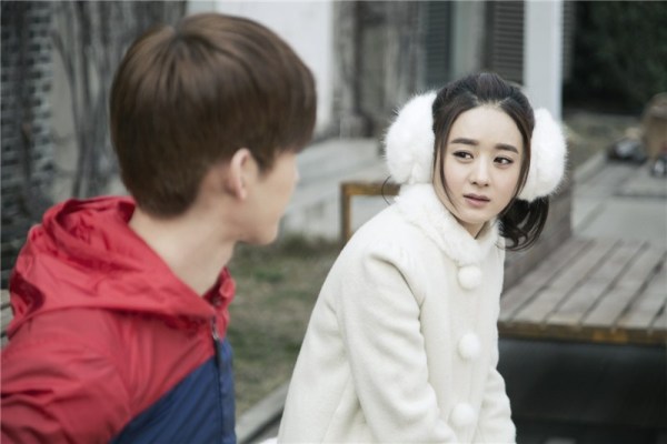 “呆萌小吃货”赵丽颖俘获观众 与陈晓公开恋情网晒亲热大头照【组图】 