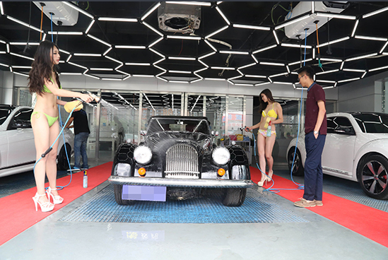 北京现<em>比基尼洗车</em> 富二代一天光顾两次-比基尼