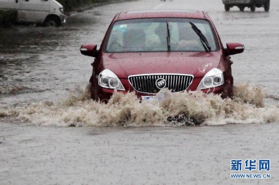 台风麦德姆继续北上 沿途多地遭遇暴雨-继续