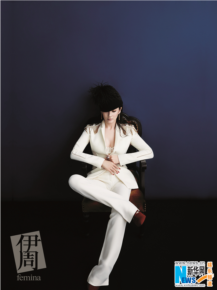 张雨绮生日登封面冷艳优雅 似外刚内柔带刺玫