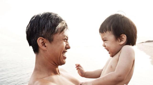 35岁<em>邓超</em>现<em>白发</em> 疑似家庭事业两头忙压力大-邓