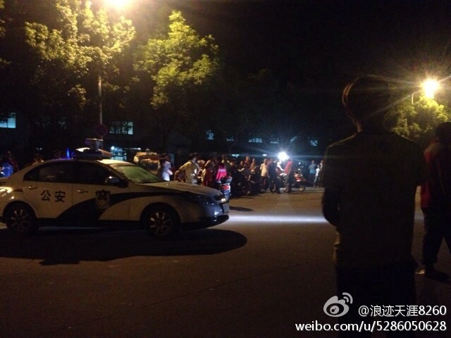 京东上海青浦仓库工人集体堵大门-工作地|青浦