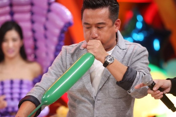 天》上演爸爸训练班 黄磊陆毅示范亲子互动-训