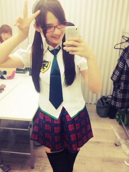 日本举行少女自拍大赛 造型奇葩尺度火辣性感