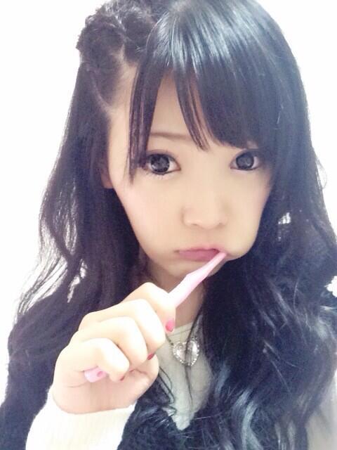 日本举行少女自拍大赛 造型奇葩尺度火辣性感