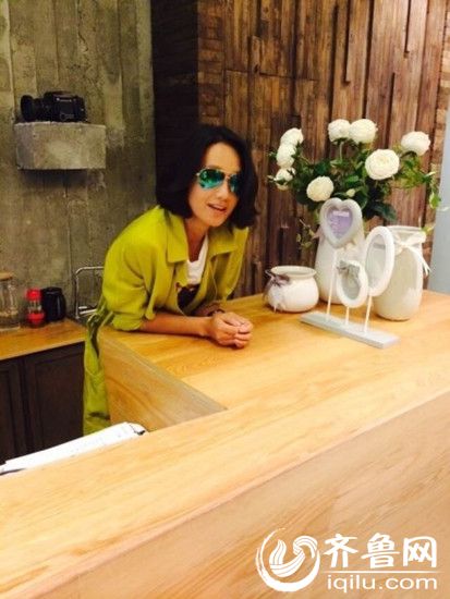 朱丹开婚纱店为有情人典藏爱情 搞副业成商界