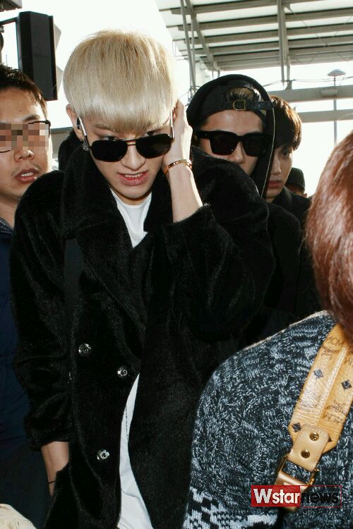 EXO Kris吴亦凡长腿抢镜LAY鹿晗黄子韬酷帅(