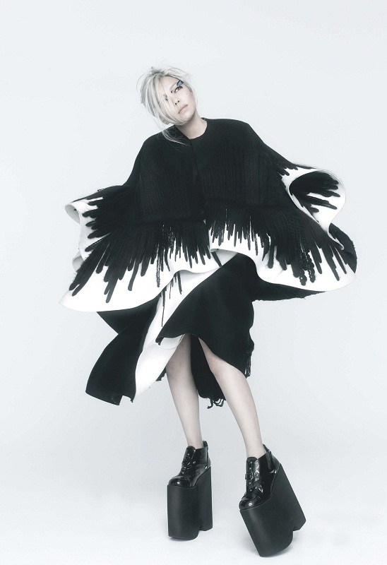 范冰冰12寸高跟鞋秀性感 盘点女星的高跟鞋魅