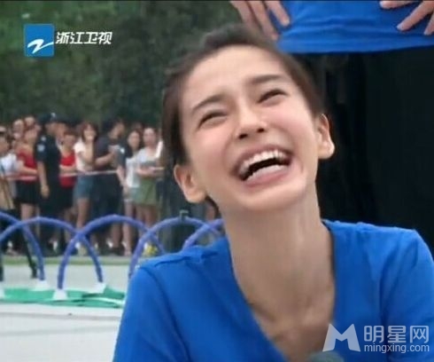  baby否认 整容传闻 狂捏下巴力证天生丽质-bab