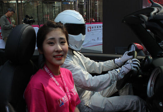 张碧晨或加盟《巅峰拍挡》 赛车场一决高下-张