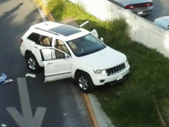 墨西哥一公路发生枪击案 豪华车主被蒙面人枪