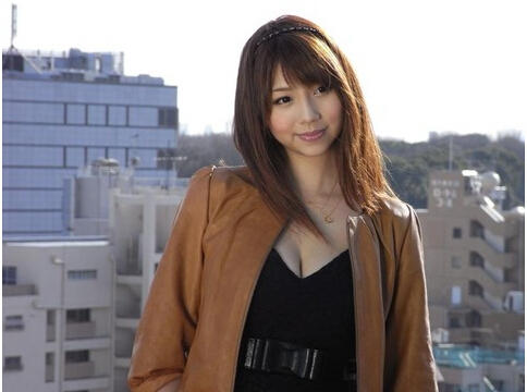 <em>小泉麻耶</em>被曝出轨球星 为前老板性服务欲照泄