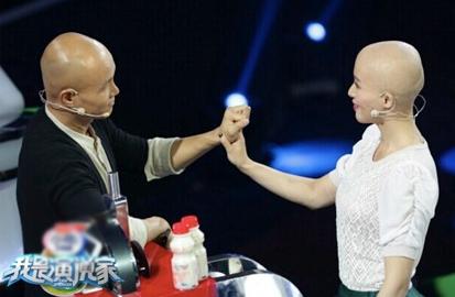 《我是演说家》导师起内讧 乐嘉遭光头美女拒