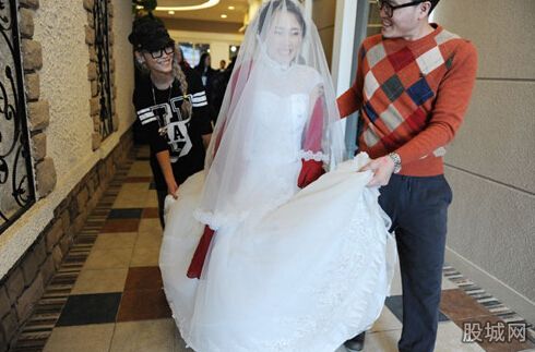 19岁小美女没有新郎的婚礼现场曝光 看完让无数网友瞬间泪崩【组图】