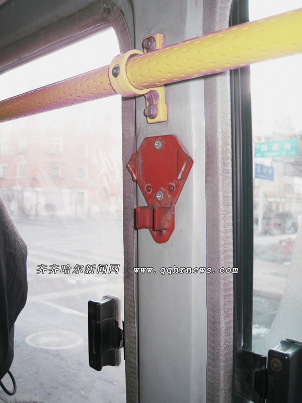 公交车上的逃生锤都去哪儿了?