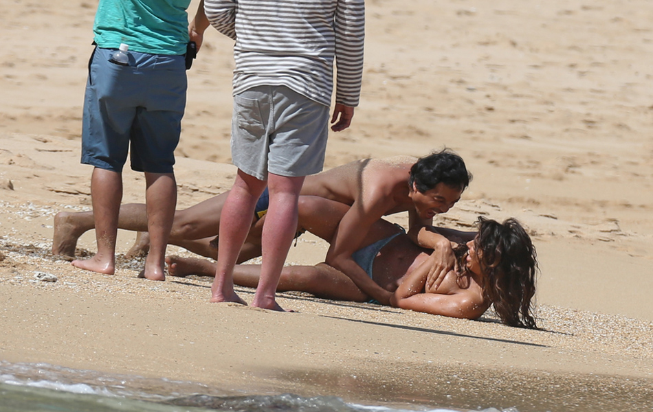 C罗<em>女友</em>性感<em>写真</em> 海滩半裸互动摄影师-C罗-东