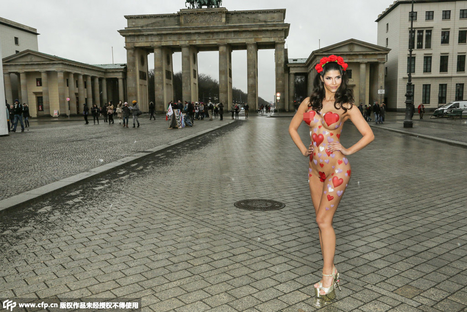 足球宝贝拍情人节<em>写真 尺度</em>惊人-情人节|写真|曼