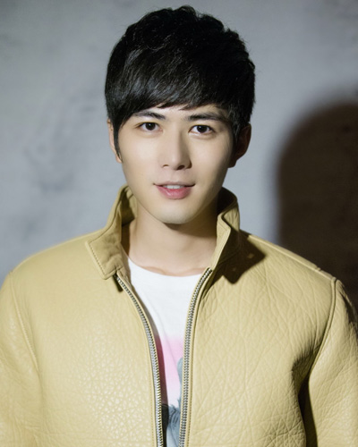 男生新年也要换造型 copy<em>最新男星发型</em>-<em>发型</em>-时