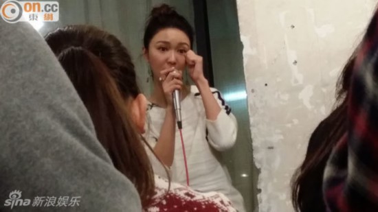 薛凯琪诉抑郁症成泪人 曾设计百种自杀方法