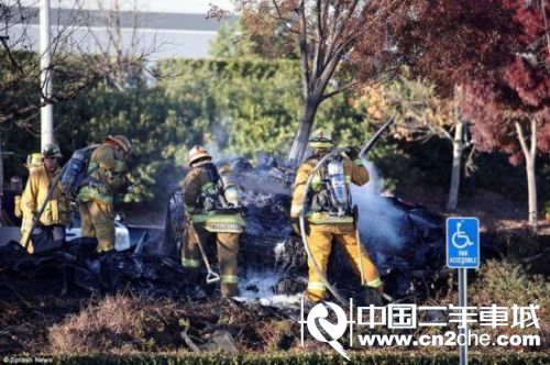 沃克车祸:《速度与激情》保罗沃克车祸现场照