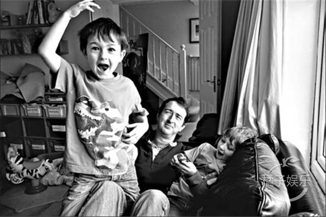 曾经红爆的【查理咬我】可爱兄弟都长大了!