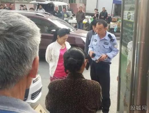 开奥迪撞水果摊 还嚣张地表示局里有人-开奥迪撞水果摊