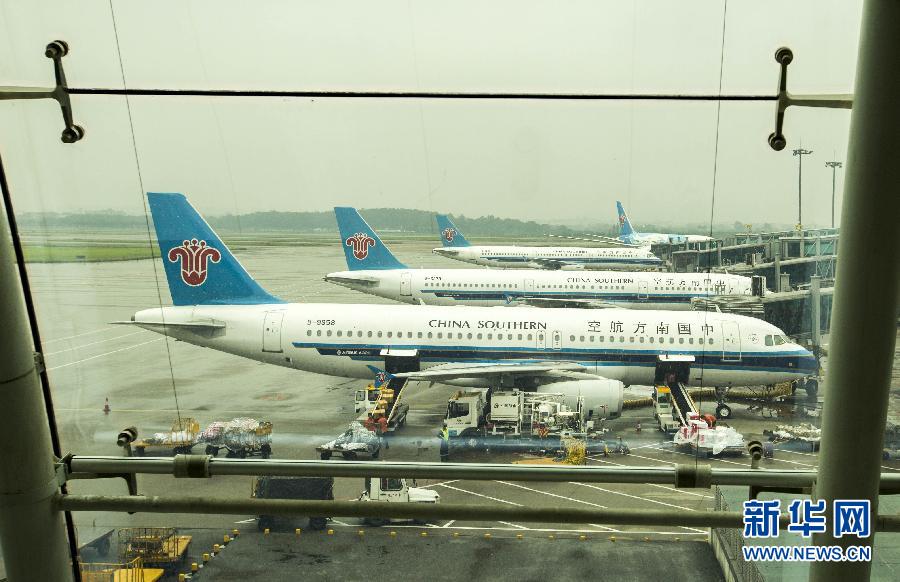 广州白云机场受天气影响航班延误