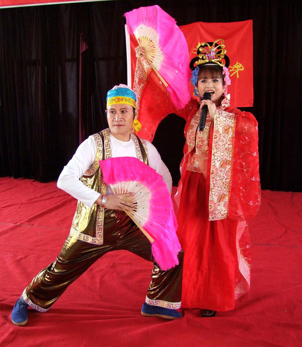 艺术团到敬老院慰问演出