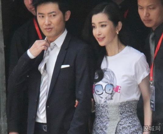 李冰冰任泉亲密挽手 任泉老婆是李冰冰吗?