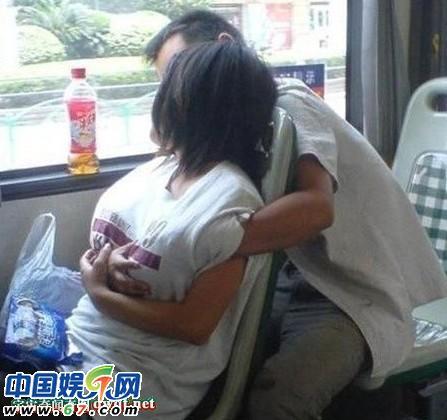 【图】少女家门口遭陌生男袭胸 变态男屡次得