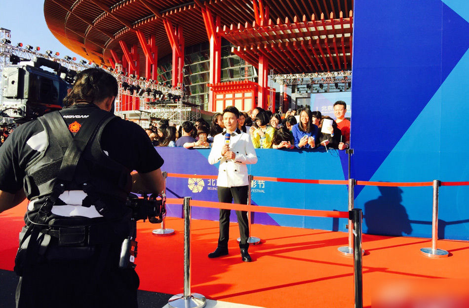 主持人边策涉毒坠楼身亡 生前工作照曝光-主持