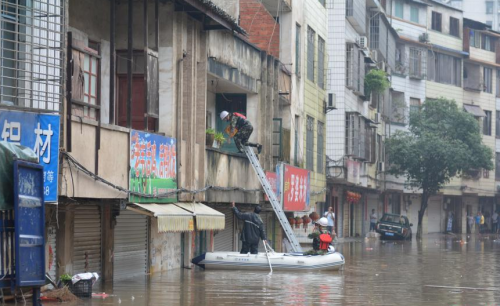 合肥暴雨破坏力惊人南方9省市面临暴雨考验情