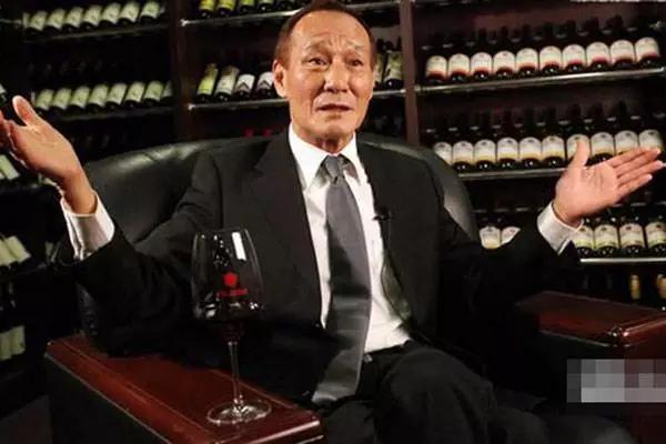 正值香港贪污盛行年代,陈惠敏精於拳术,在世界级拳赛中仅花45秒便击倒