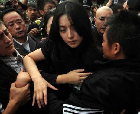 范冰冰用生命都想销毁的不雅照片,李晨看过吗