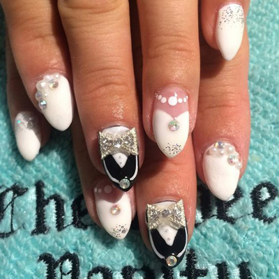 最适合白色婚纱的16款美甲造型-白色,婚纱,美甲