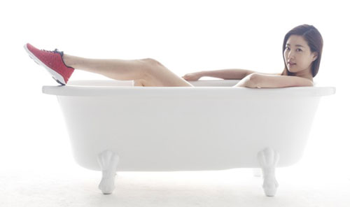 38岁韩星被评身材最<em>火辣美女</em> 每个<em>身体</em>曲线都