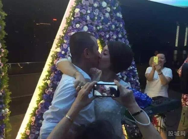 文章张一山夜店叫小姐未付钱 文章曾出轨姚笛