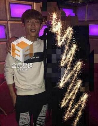 文章张一山夜店叫小姐未付钱 醉酒眼神迷离被