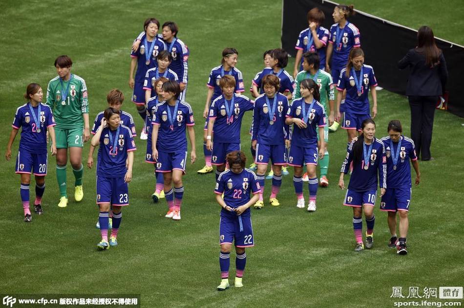 女足世界杯-美国5-2胜日本夺冠 中场逆天吊射引惊叹