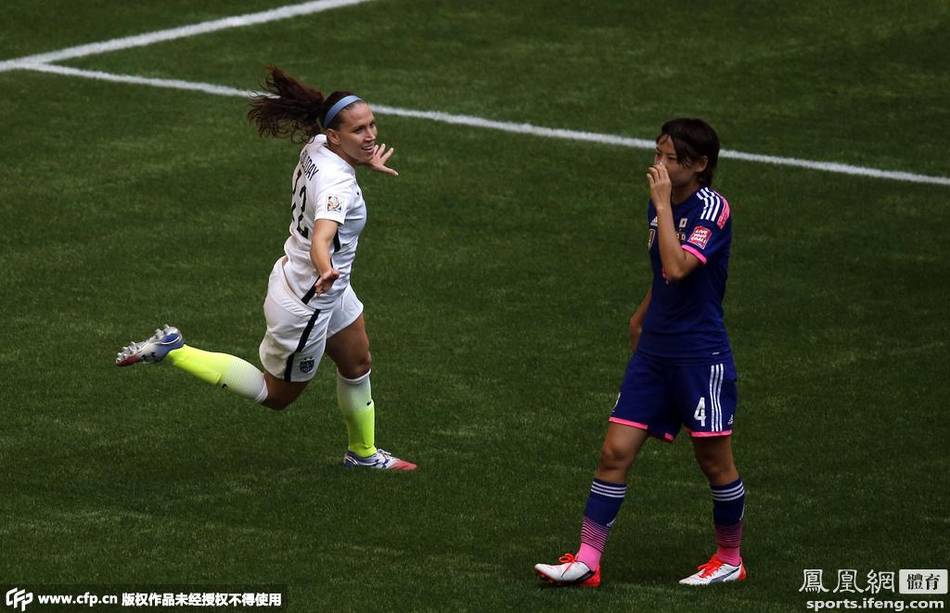 女足世界杯-美国5-2胜日本夺冠 中场逆天吊射引惊叹