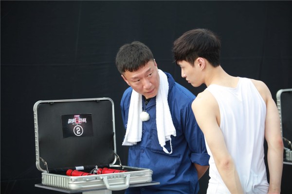 黄渤出门全靠好人缘 黄磊高智商折服张艺兴