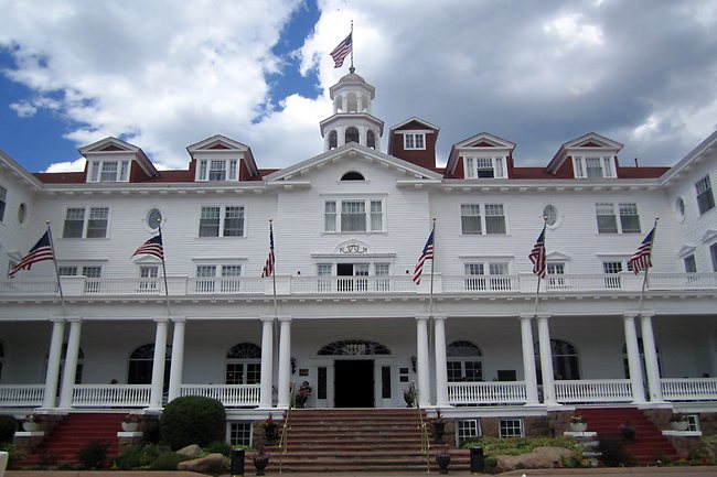 美丧尸女服迷幻剂裸奔 全球骇人神秘事件一览