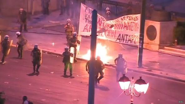 希腊议会通过援助协议所需紧缩措施 包括增加