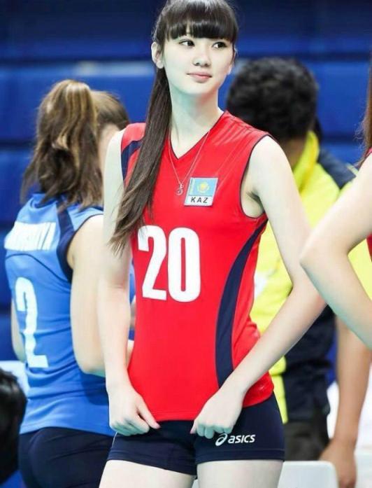 哈萨克斯坦排球美少女成为国家妇女委员会成员