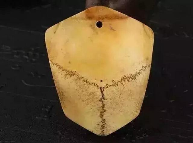 为什么把头顶骨定义为三界牌呢?
