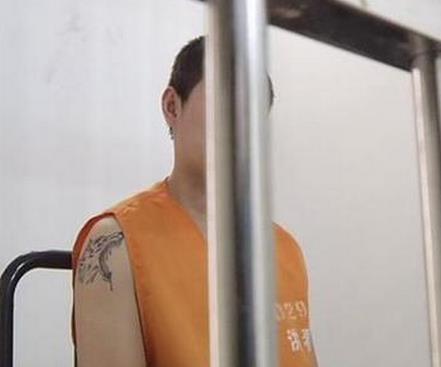  新郎新婚当天 轿车内 性侵伴娘  网友:你老婆怎么